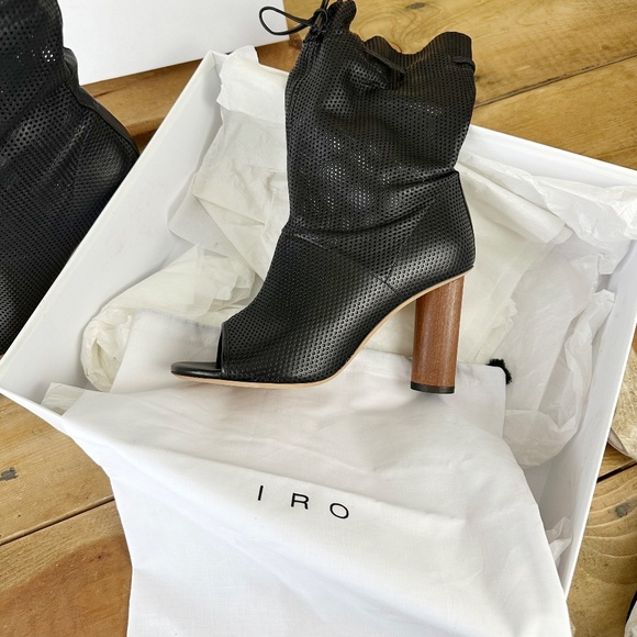 IRO Paris Dairel Perforated Leather Ankle bBoots Black NIB 38/7.5 Open Toe - Picture 10 of 11